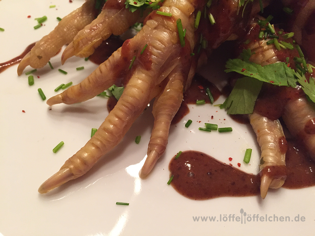 Hühnerfüße mit Schwarzbohnensauce Löffellöffelchen.
